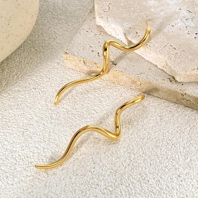 18K gold-plated women's earrings with fashionable wavy spiral shape made of stainless steel material, suitable for daily wear at gatherings