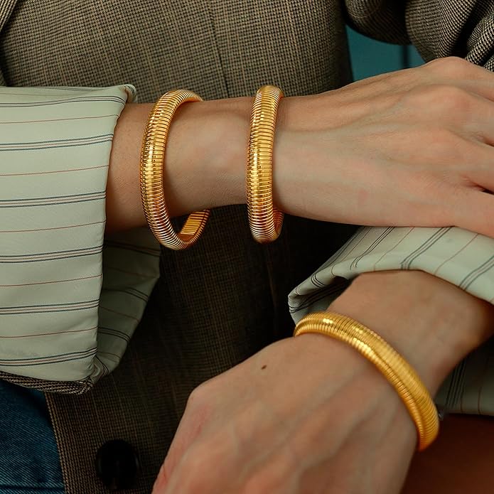 18K Gold Plated Bracelets for Women Gold Bangles for Women Chunky Bangle Bracelets for Women Bracelets Stack Tarnish Free Bangle Set of 3 for Women Accessories for Her Gifts