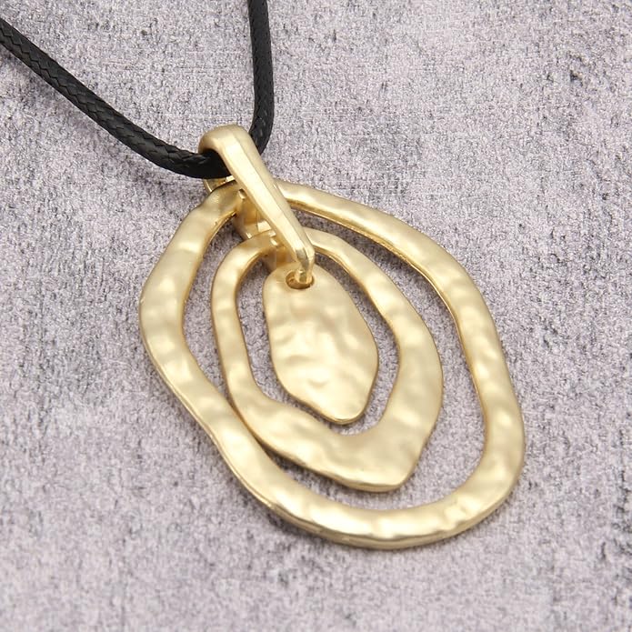 Boho Leather Necklace Women Bohemian Brown Circle Pendant Necklace Choker Long Necklaces for Women Boho Ring Large Pendant