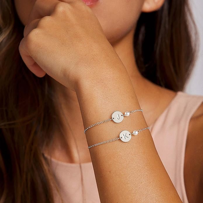 Turandoss Gold Initial Bracelets for Women - Personalized Gold Bracelets for Women Teen Girls Initial Pearl Bracelets for Girls Gifts Disc Monogram Bracelets Gold Jewelry for Women Teen Girl Gifts