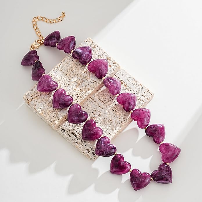 YUJIE Amber Acrylic Heart Choker Necklace for Women Vintage Punk Chunky Necklace Trendy Fashion Accessory