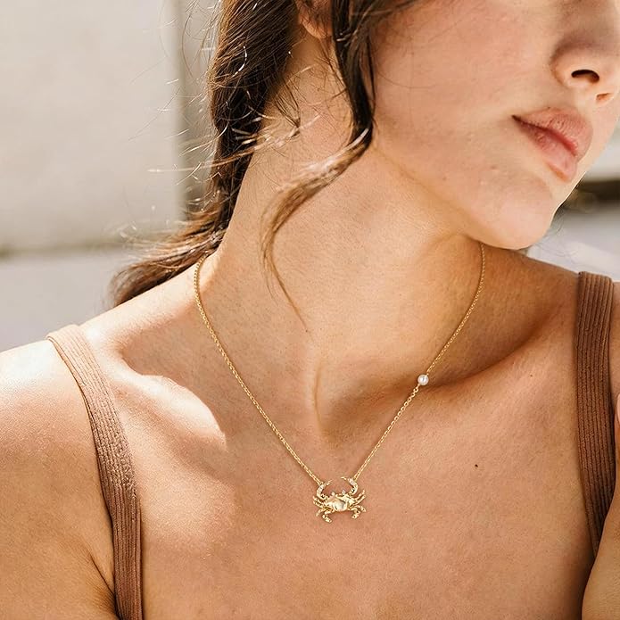 MEVECCO Dainty Gold Pendent Necklace for Women 18K Gold Plated Pearl CZ Starfish Seashell Conch Star Crab Boho Handmade Ocean Chain Necklace Summer Beach Jewelry Gift