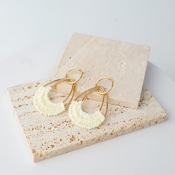 Raffia Hoop Earrings for Women Fun Boho Summer Beach Earrings Lightweight Handmade Straw Wicker Rattan Dangle Earrings Statement Geometric Round Drop Earrings
