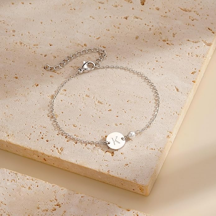Turandoss Gold Initial Bracelets for Women - Personalized Gold Bracelets for Women Teen Girls Initial Pearl Bracelets for Girls Gifts Disc Monogram Bracelets Gold Jewelry for Women Teen Girl Gifts