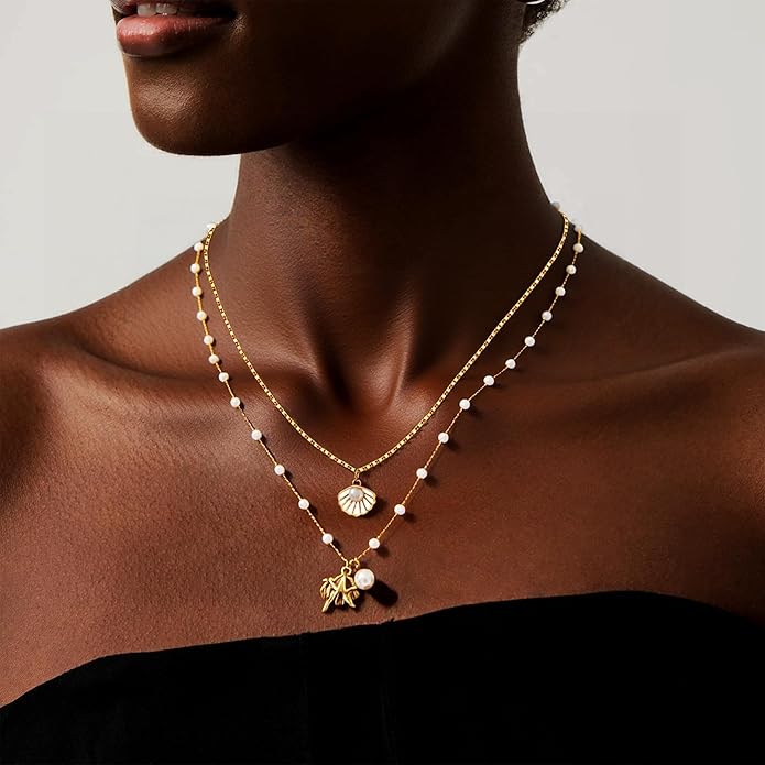Gold Sea Shell Necklace Layered Charm Necklace for Women Boho Summer Seashell Beach Starfish Necklaces 14k Pearl Chain Surfer Jewelry Beach Vacation Essentials