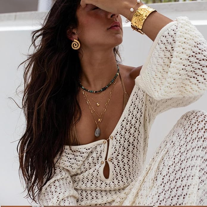 Gold Sea Shell Necklace Layered Charm Necklace for Women Boho Summer Seashell Beach Starfish Necklaces 14k Pearl Chain Surfer Jewelry Beach Vacation Essentials