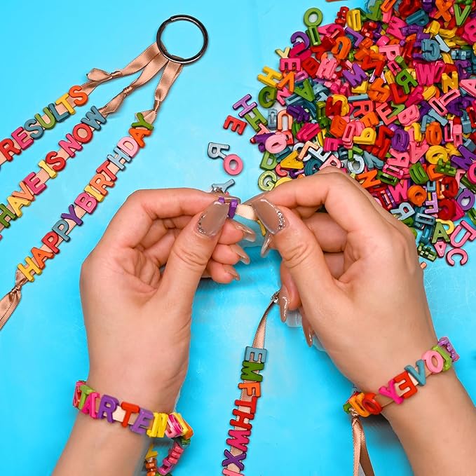 300+ Pieces 9x12mm Big Large Alphabet Letter Beads Charms A-Z Mixed Plastic Shape Loose Bead for Jewelry Making Bracelets Necklaces Key Chains (Classic Solid Colors)