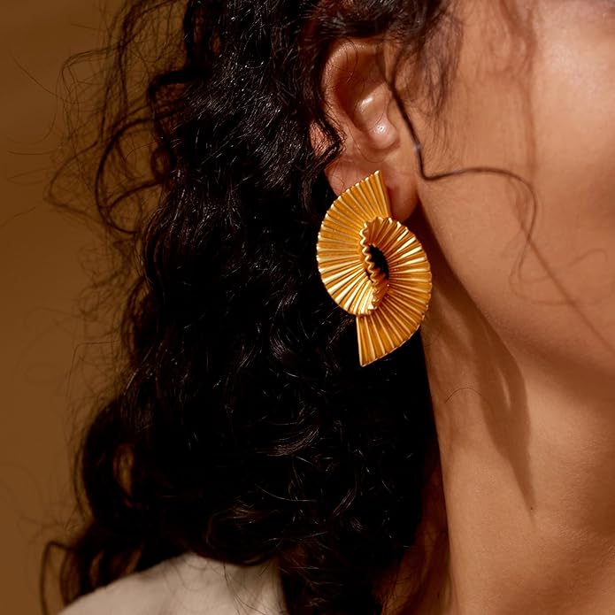 18K Gold Dangle Earrings for Women, Thick and Sturdy Hypoallergenic Exaggerated Striped Twist Fashion Jewelry Versatile Luxury Gifts.