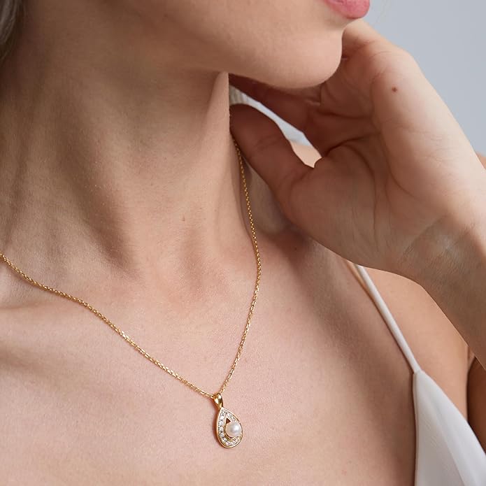 Pearl Pendant Necklace for Women, Freshwater Cultured Single Pearl Necklace with Moissanite Accents, Dainty Gold Necklace for Women, 18K Gold Plated Sterling Silver, Pearl Jewelry Gift for Her Anniversary Birthday
