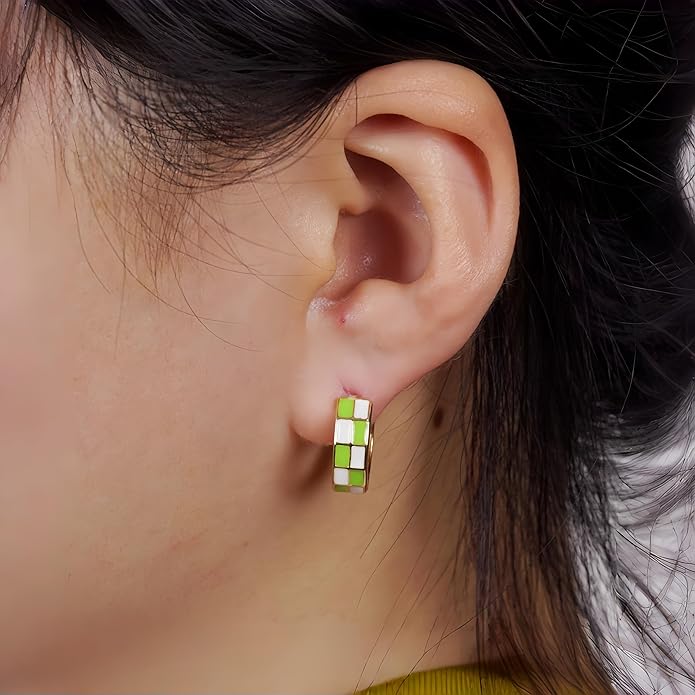 Chic Checker Small Hoop Cartilage Earrings Teacher Earrings for Women；White Black Enamel Hypoallergenic Hooped Gifts Gold and Silver tone