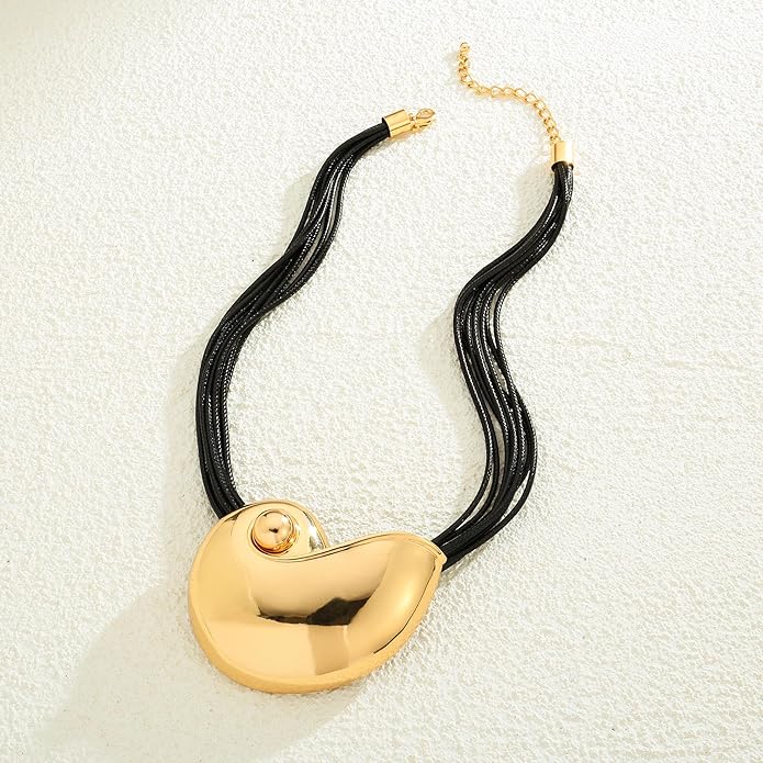 WOWORAMA Gold Necklace for Women Boho Spiral Conch Shell Necklace Starfish Necklace Vintage Ocean Sea Shell Choker Pendant Necklace Adjustable Summer Beach Jewelry