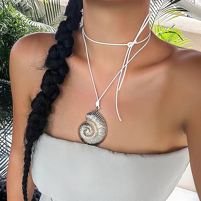 Gold Sea Shell Necklace Layered Charm Necklace for Women Boho Summer Seashell Beach Starfish Necklaces 14k Pearl Chain Surfer Jewelry Beach Vacation Essentials