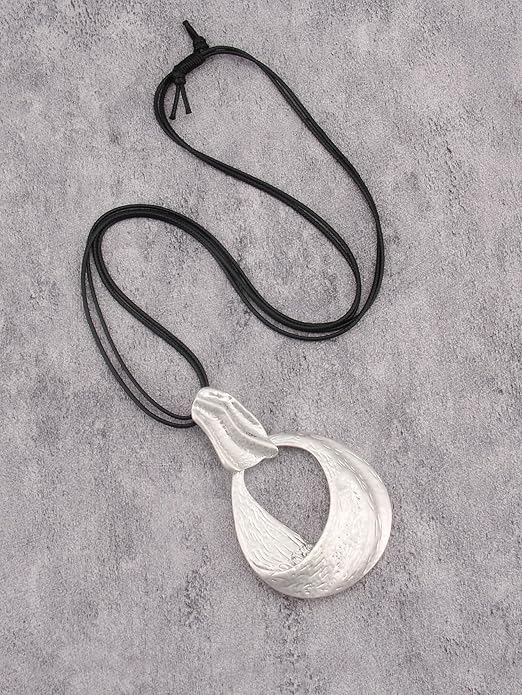 GelConnie Leather Necklace for Women Large Pendant Long Brown Necklace Circle Leather Choker Vintage Sweater Necklace Gold Chunky Boho Necklaces for Women