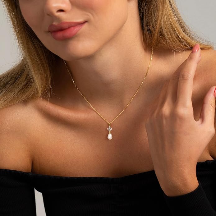 Pearl Necklaces for Women-14k Gold Plated Layered-Single Pearl Necklace Simple Pearl Choker Necklaces for Women Trendy Cute Gold Necklace Jewelry for Women Gifts