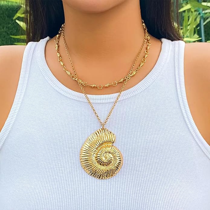 Gold Sea Shell Necklace Layered Charm Necklace for Women Boho Summer Seashell Beach Starfish Necklaces 14k Pearl Chain Surfer Jewelry Beach Vacation Essentials