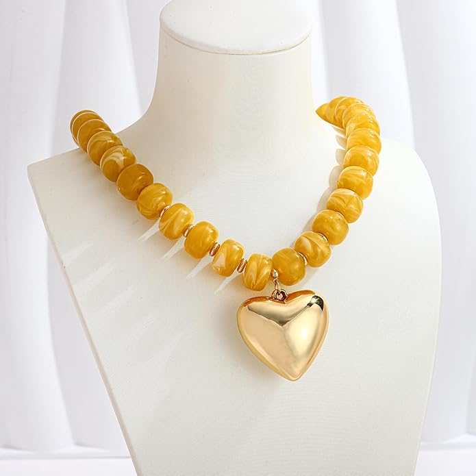 Gold Heart Pendant Necklaces for Women Colorful Acrylic Resin Beaded Choker Necklace Fashion Chunky Statement Beaded Heart Necklace