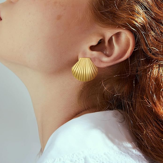 MISS RIGHT Gold Shell Earrings for Women, Stainless Steel Sea Shell Stud Seashell Earrings Beach Jewelry, Hypoallergenic Lightweight Summer Earrings