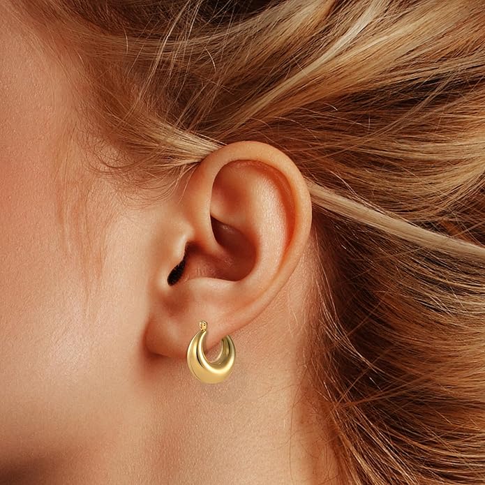 Wgoud 6 Pairs Gold Hoop Earrings Set for Women, 14K Gold Plated Hypoallergenic Lightweight Chunky Open Huggie Hoops Earrings Jewelry for Gifts.