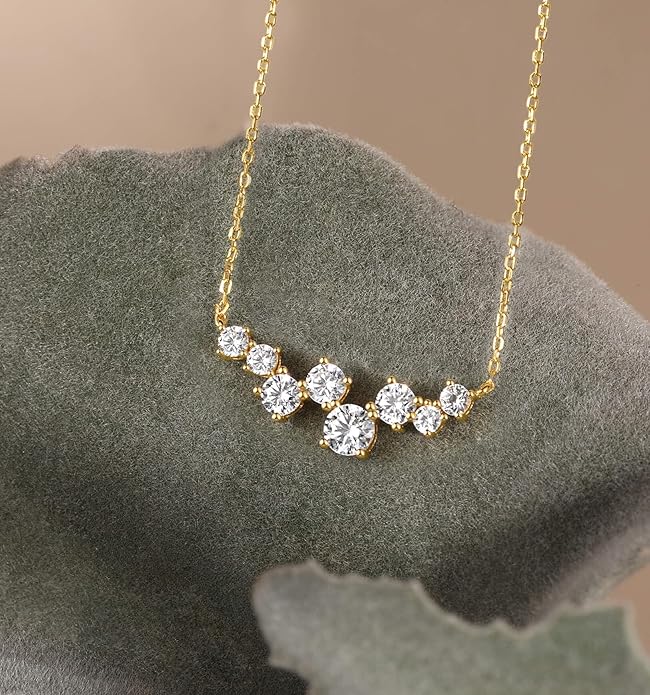 S.Leaf Cluster Diamond Necklace for Women 925 Sterling Silver Cubic Zirconia Emerald Drop Round-cut Pendant Choker Necklaces for Women Birthday Gifts