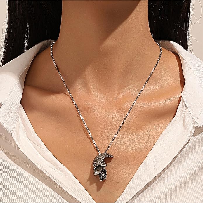 Retro Alloy Gothic Half-Face Skull Necklace Punk Rock Steampunk Skeleton Pendant Chain Vintage Gothic Jewelry for Men Women