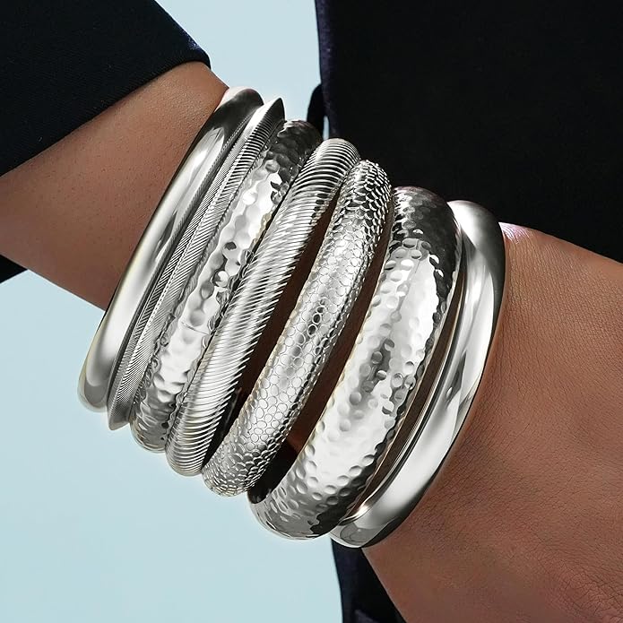 YEEZII Gold Bangle Bracelets for Women, 7Pcs 14K Gold Plated Boho Indian Multi Stackable Textured Bracelets, Chunky Bangles Set for Women Jewelry Gifts