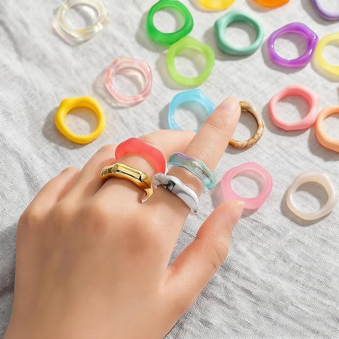Colorful Acrylic Resin Knuckle Rings Set for Women, Chunky Leopard Print Candy-Colored Stackable Rings, Trendy Translucent Statement Ring for Everyday Party Wear Bulk Assortment