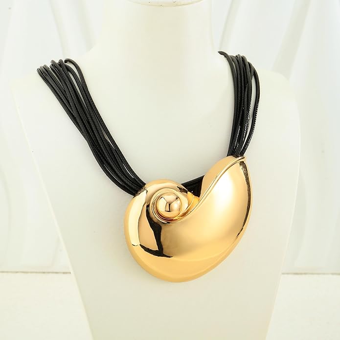 WOWORAMA Gold Necklace for Women Boho Spiral Conch Shell Necklace Starfish Necklace Vintage Ocean Sea Shell Choker Pendant Necklace Adjustable Summer Beach Jewelry