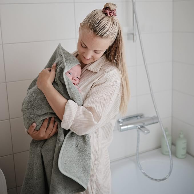 mushie Baby Organic Body Lotion | Moisturize, Soothe, and Hydrates Dry Skin | Made in Denmark, 13.53 fl oz (Green Lemon)