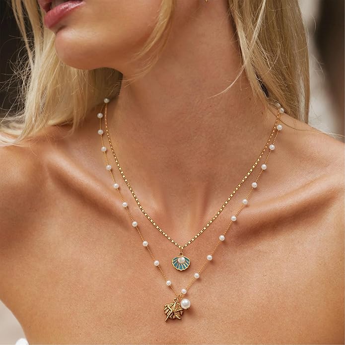 Gold Sea Shell Necklace Layered Charm Necklace for Women Boho Summer Seashell Beach Starfish Necklaces 14k Pearl Chain Surfer Jewelry Beach Vacation Essentials