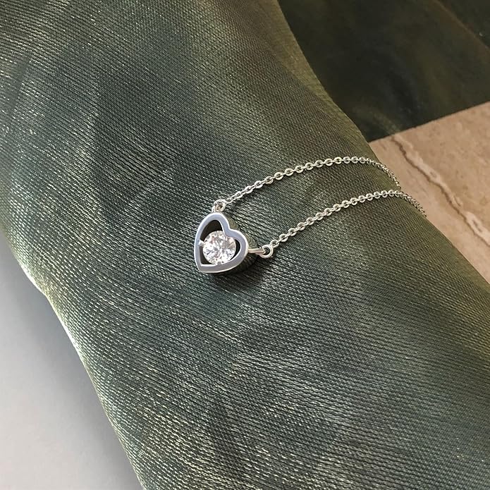 Cute Heart Necklace for Women Gold/Silver Plated Heart Pendant Choker Necklaces Tendy Love Heart Chain Necklace Dainty Gold/Silver Necklace Jewelry Gifts for Women