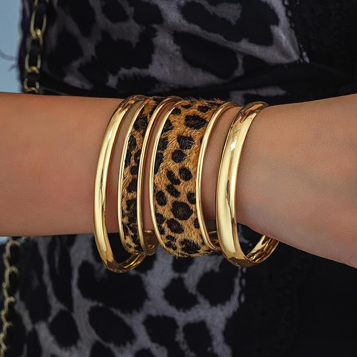YEEZII Gold Bangle Bracelets for Women, 7Pcs 14K Gold Plated Boho Indian Multi Stackable Textured Bracelets, Chunky Bangles Set for Women Jewelry Gifts