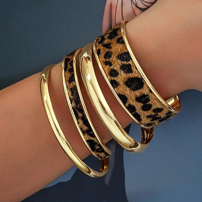 YEEZII Gold Bangle Bracelets for Women, 7Pcs 14K Gold Plated Boho Indian Multi Stackable Textured Bracelets, Chunky Bangles Set for Women Jewelry Gifts