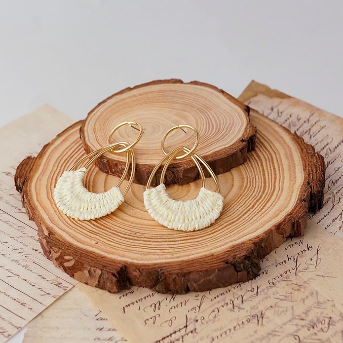 Raffia Hoop Earrings for Women Fun Boho Summer Beach Earrings Lightweight Handmade Straw Wicker Rattan Dangle Earrings Statement Geometric Round Drop Earrings