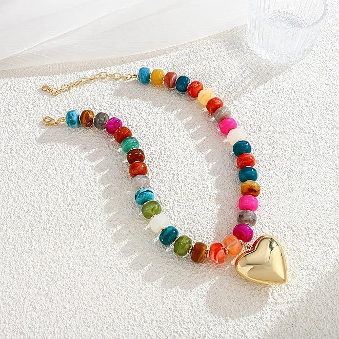 Gold Heart Pendant Necklaces for Women Colorful Acrylic Resin Beaded Choker Necklace Fashion Chunky Statement Beaded Heart Necklace