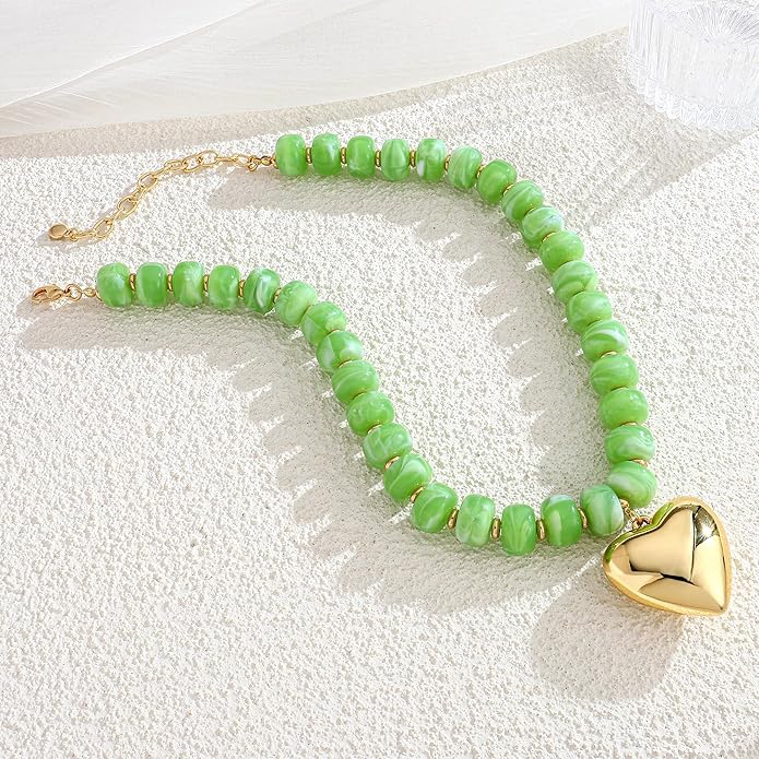 WOWORAMA Chunky Heart Necklaces for Women Colorful Resin Beaded Choker Necklace Gold Puffy Heart Statement Necklace Trendy Acrylic Choker Jewelry