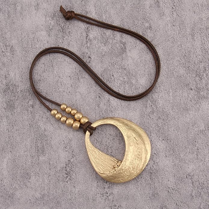 Boho Leather Necklace Women Bohemian Brown Circle Pendant Necklace Choker Long Necklaces for Women Boho Ring Large Pendant