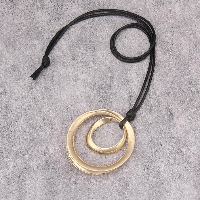 Boho Leather Necklace Women Bohemian Brown Circle Pendant Necklace Choker Long Necklaces for Women Boho Ring Large Pendant