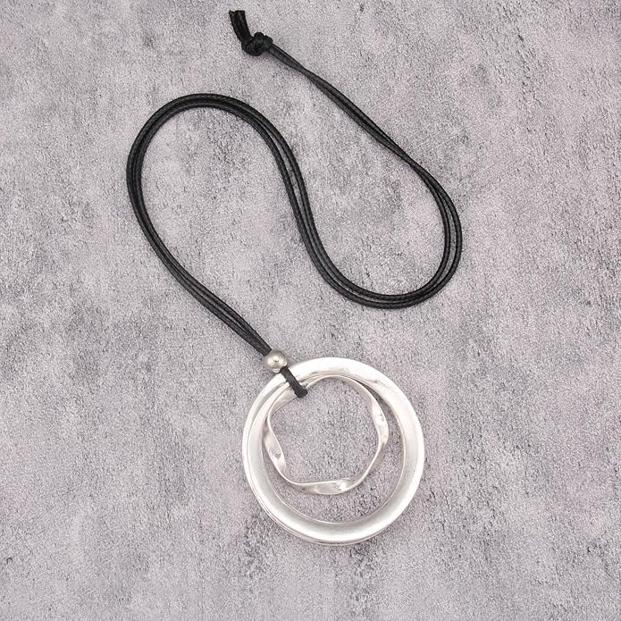 Boho Leather Necklace Women Bohemian Brown Circle Pendant Necklace Choker Long Necklaces for Women Boho Ring Large Pendant