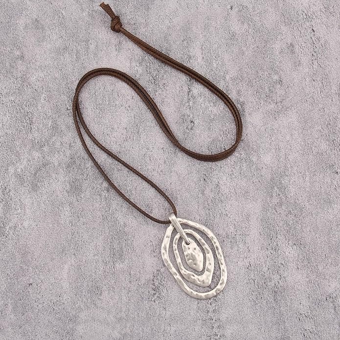 Boho Leather Necklace Women Bohemian Brown Circle Pendant Necklace Choker Long Necklaces for Women Boho Ring Large Pendant