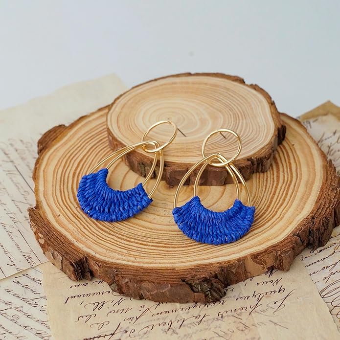 Raffia Hoop Earrings for Women Fun Boho Summer Beach Earrings Lightweight Handmade Straw Wicker Rattan Dangle Earrings Statement Geometric Round Drop Earrings