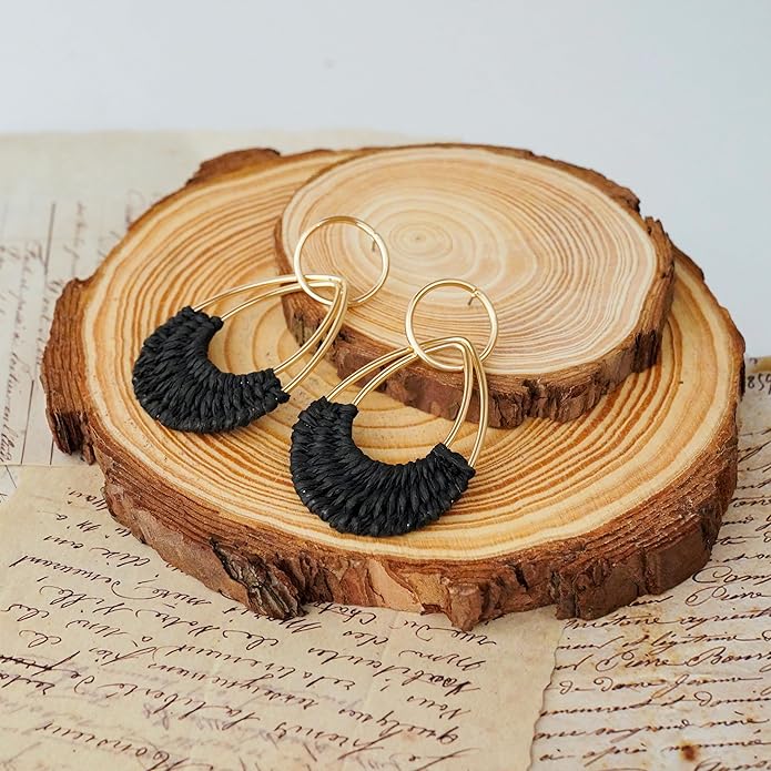 Raffia Hoop Earrings for Women Fun Boho Summer Beach Earrings Lightweight Handmade Straw Wicker Rattan Dangle Earrings Statement Geometric Round Drop Earrings