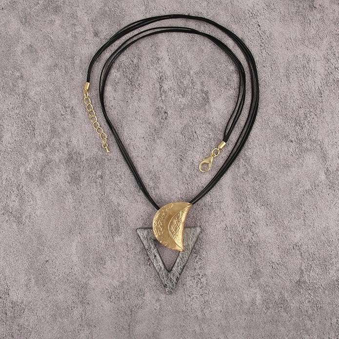 Boho Leather Necklace Women Bohemian Brown Circle Pendant Necklace Choker Long Necklaces for Women Boho Ring Large Pendant