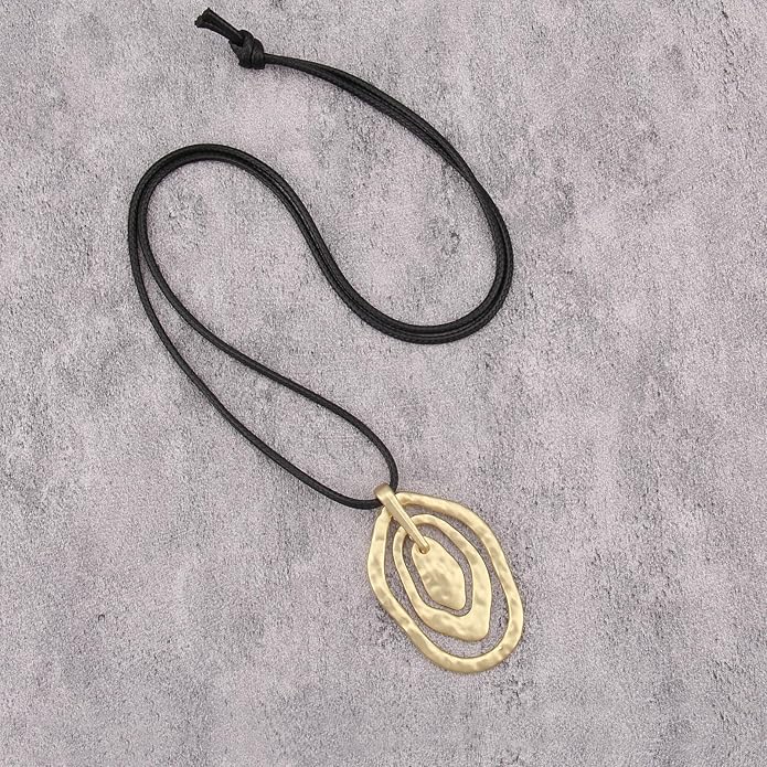 Boho Leather Necklace Women Bohemian Brown Circle Pendant Necklace Choker Long Necklaces for Women Boho Ring Large Pendant