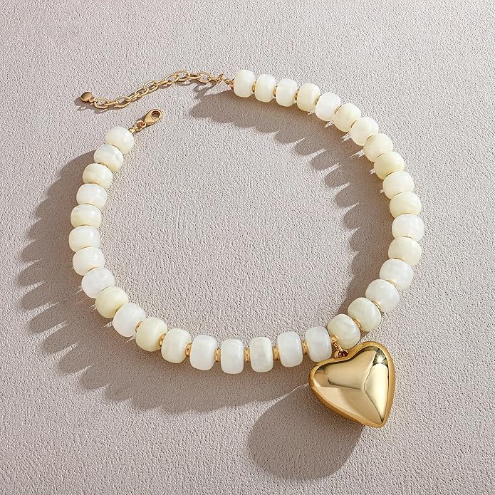 Gold Heart Pendant Necklaces for Women Colorful Acrylic Resin Beaded Choker Necklace Fashion Chunky Statement Beaded Heart Necklace